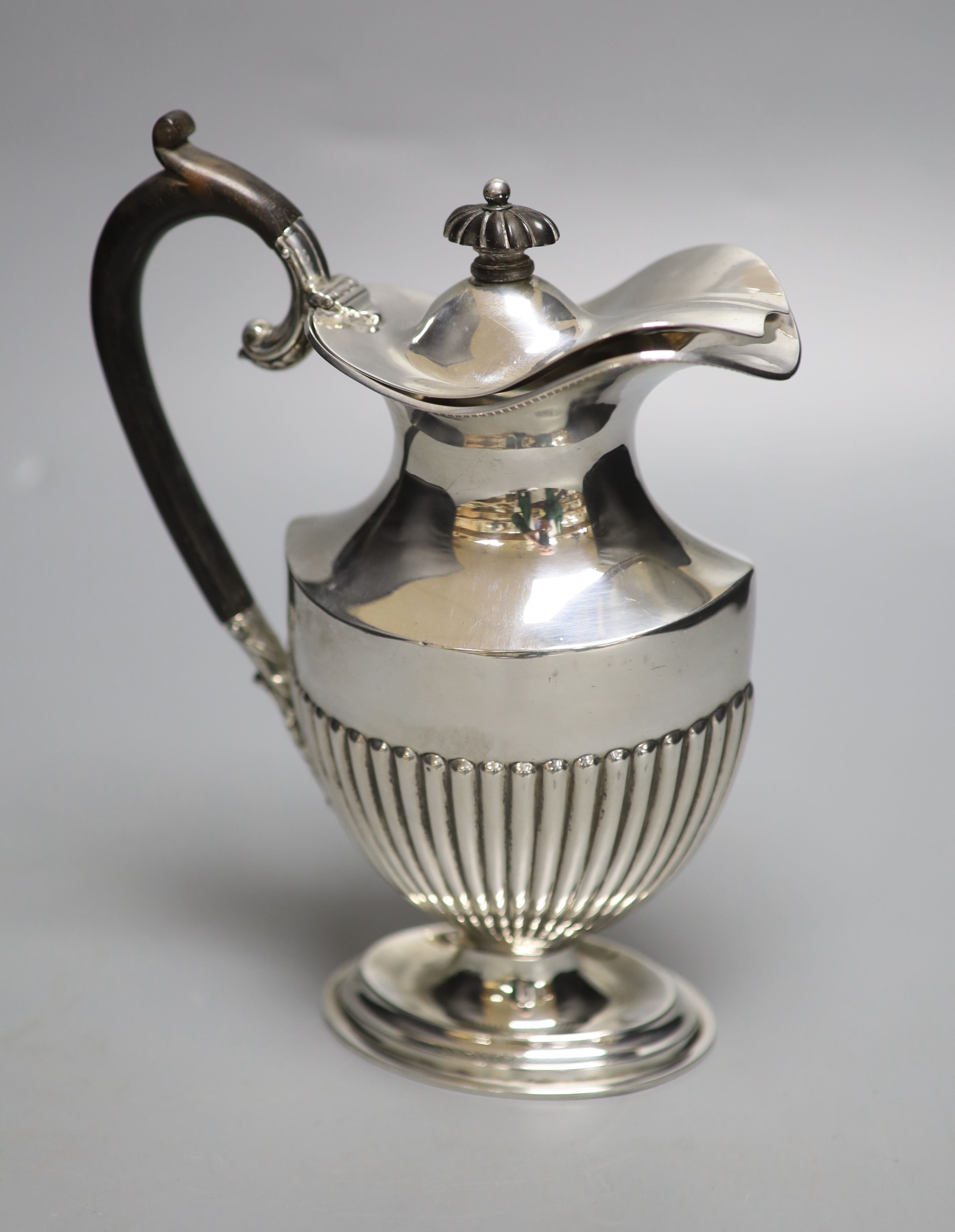 An Edwardian silver hot water pot, Josiah Williams & Co, London, 1902, 20.5cm, gross 11oz